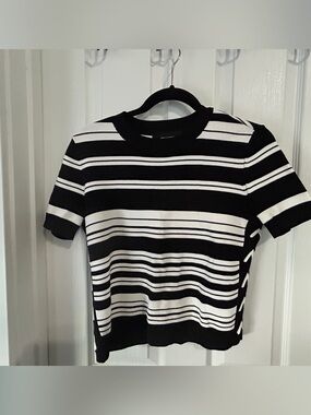 Black and White Striped Short Sleeve Knit Top